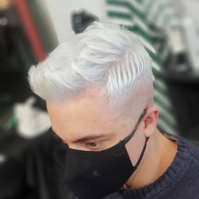 HAIR COLOR!!!??? 
@markitosthebarber 
#fade #fadehaircut #haircolor #barberia #barbershop #barberlife