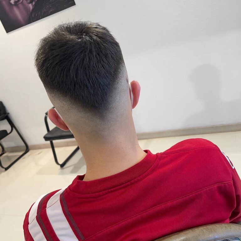 ??FADE ??
.
.
.
Feliz martes!
Pide cita a través de whatsapp ??665533042 
#fade #degradado #barberstyle #kakibarbershop #coruña